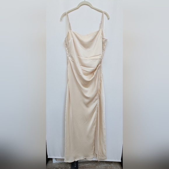 NWT ASTR The Label Cream Satin Formal Slip Dress Midi To Maxi Length Size XL - Picture 3 of 16